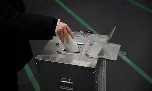 出口民调：日本执政联盟预计获得众议院过半席位