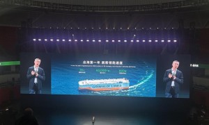 新势力4巨头10年险过“生死线”！拼出海、抢AI，“蔚小理零”激战新十年