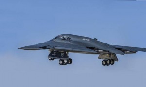 美国第2架B-21隐轰首飞，大量高清细节曝光，美向中方发出信号！