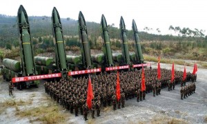 美防长：一旦打起来，美10艘航母对上高超导弹，20分钟不剩1艘