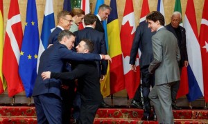 只要打仗就不下台？泽连斯基亲自签令，对华9家企业下制裁令，中方早把狠话撂在前头