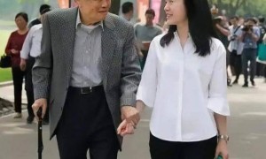 翁帆给杨振宁守寡，连夜发布不再婚声明，杨振宁给她惯坏了