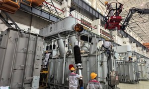 原创 
            谁还敢得罪中国？全球不再疯抢芯片，而是中国20万一台的变压器