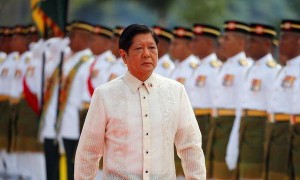 交锋升级，解放军连续5天出动，菲律宾改变战术，日本趁势出手