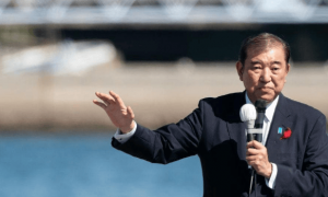 刚得罪完中国，高市早苗又闯大祸，美国也拦不住！日本专家发出警告：她可能被发国际逮捕令