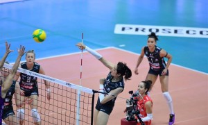 女排-王媛媛留洋四局6分 朱婷李盈莹身陷杯赛死亡半区