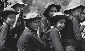 对越反击战中，我军攻破越南女兵营地，所见场景让人心酸和愤怒