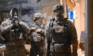 红军城攻守反转，俄指挥部直接搬进战场，乌军胜利撤出包围俄军