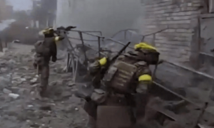 16304具俄军遗体VS439具乌军！2025年遗体交换数据撕碎乌军战报谎言