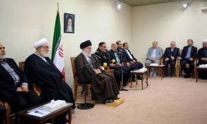 特朗普这次捅了“马蜂窝”！中东五国同时爆炸，美军基地正陷入火海