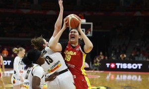 次节伊始被轰0-18攻击波 中国女篮半场14分落后比利时