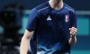 林诗栋输给勒布伦后，王皓场边怒问林诗栋，林诗栋犯同样的错误