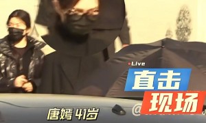 吃相太难看，唐嫣罗晋八宝山为父送行，令人恶心的一幕出现了！