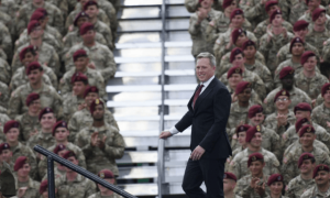 赢给美国看？乌克兰王牌部队攻入市中心，这次轮到俄罗斯面临红军城失守了