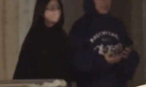 胡彦斌易梦玲逛街后一起回家 全程牵手恩爱又甜蜜