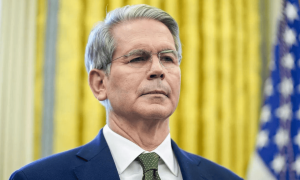 没料到中方出手这么重！美媒坐立不安，关键时刻突然对美卡脖子？