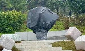 具俊晔祭拜大S过程被公开！对墓地磕头哭泣，首次回应陪伴大S原因