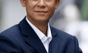 郭晶晶出事后，成龙、丁勇岱接连受到牵连，王志文真没说错