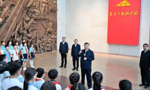 新华图讯｜习近平在山西阳泉市向抗战烈士敬献花篮并参观百团大战纪念馆