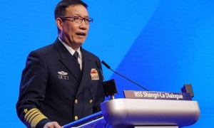 上台半年就缴械投降了！德国一架专机飞抵台北，要找赖清德取取经