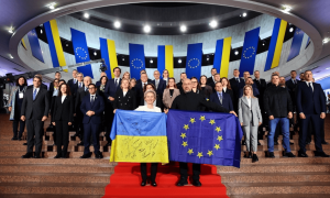 俄乌冲突落幕？战后留80万士兵，最大保证国出现，欧盟千亿援助打水漂