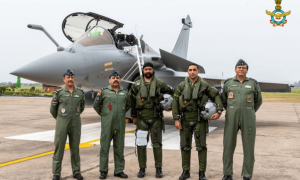 歼10击落阵风另有蹊跷？印军官喊出一句话，现场嘉宾目瞪口呆