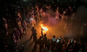 伊朗抗议持续升级 特朗普政府被曝秘密商讨对伊动武