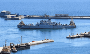 美放话不到24小时，南非当着中俄的面，对伊朗下逐客令，伊朗军舰尴尬退场