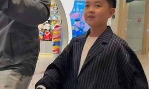 陈思诚和佟丽娅罕同框，只为给儿子庆生！10岁朵朵和小酒窝好般配