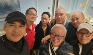 周润发低调宴请近百名TVB旧同事聚餐！完全没有巨星架子