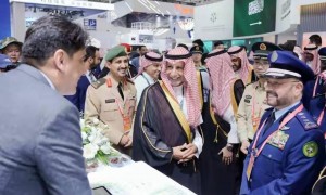 藏不住了！歼20喷上沙特国旗，视频被迅速删除！三军高官已到中国