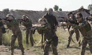 乌军快打光了，外籍雇佣军也开始恐慌，乌军女子突击队进入战场