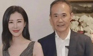 田朴珺回应离婚，清空王石所有合影！这段婚姻输给了年龄还是金钱？