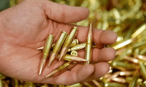 1人带近300发步枪弹！解放军单兵弹药基数翻倍，从俄乌战场学的？