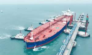 一场大战箭在弦上！伊朗调动全部力量，美紧急向盟友下“撤退令”