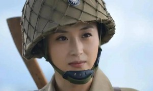 她长得漂亮，名气不大但演技好，出道25年零绯闻，如今依旧美丽