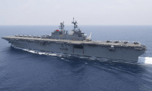 5:1！美媒：055已经没有对手了，中国称霸海上！两栖攻击舰将在2030年超越美国