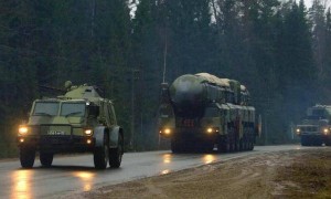 俄乌战争打了四年，大结局要来了？英法将援助乌克兰核武器，拉白俄罗斯参战！