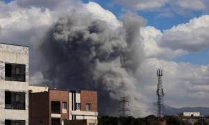 英国宣布参战，中东六国选边站，以军大白天闯首都轰炸，伊朗即将大乱？