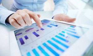 解决Siri这座“屎山”，是苹果新掌门的头号任务