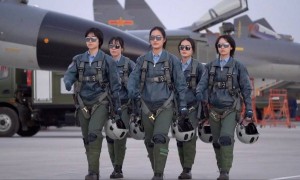 中国一再警告毫无作用，菲企图侵占黄岩岛，菲再获美“重金”支持