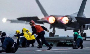 福建舰为啥舍弃蒸汽选电磁？5大优势直接碾压！蒸汽弹射真的很拉