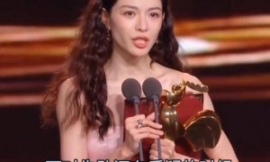 钟楚曦喜提金鸡女配！成功打脸娱乐圈4人，台下众星表情精彩