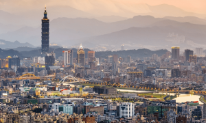 沉默20个小时，特朗普终于对军演表态，一开口就让赖清德如坐针毡