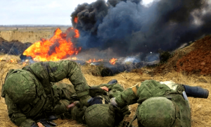 俄军重启轰炸用上“3吨重弹头”！FAB3000滑翔弹首秀，300米内无人生还