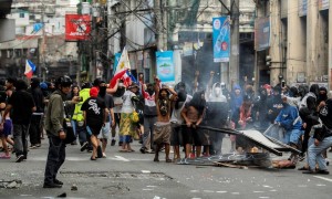 菲律宾局势全面失控，情急之下的马科斯，暗中派人探视老杜