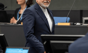 美伊谈判进行中 伊朗被曝向美提供“巨额利益”