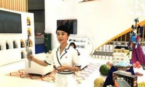 贺娇龙离世前聊天记录曝光，年入900万，本可以躺赢！47岁仍爱折腾