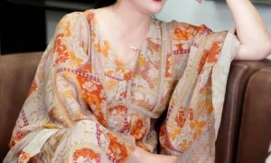 63岁王姬近况曝光！定居美国与老公恩爱34年，儿子成为她一生的遗憾