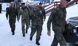 特朗普彻底摊牌，不给我发诺贝尔和平奖别想和平，除非让出格陵兰岛，中方态度坚决！